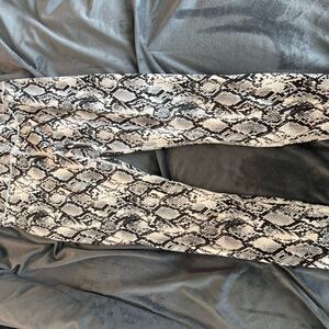 Fabletics powerhold snakeskin Print leggings